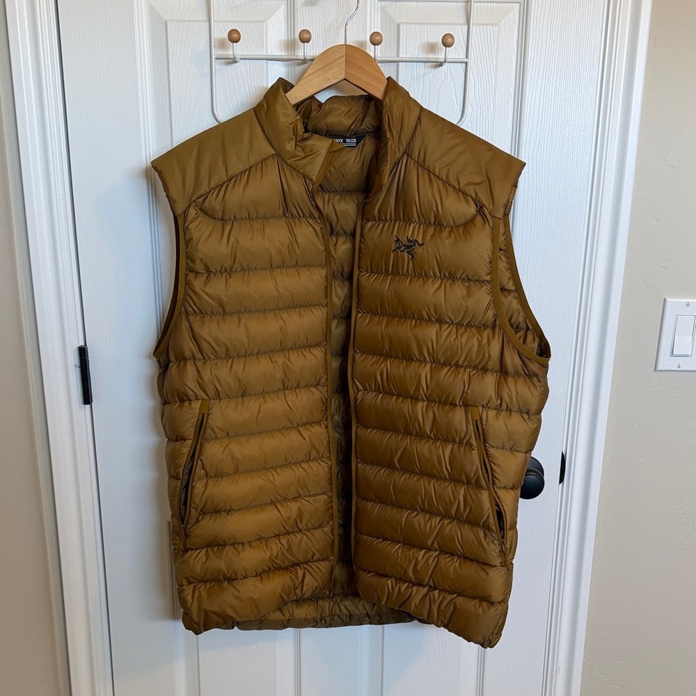 Arc'teryx Men's Tan Puffer Vest
